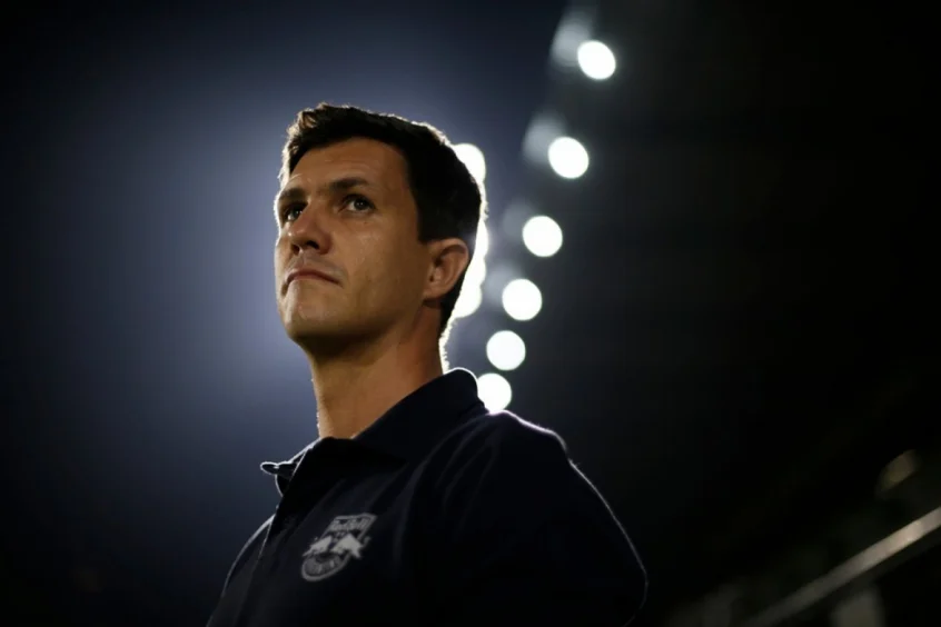 Bragantino demite Mauricio Barbieri; Santos pode ser o destino do treinador