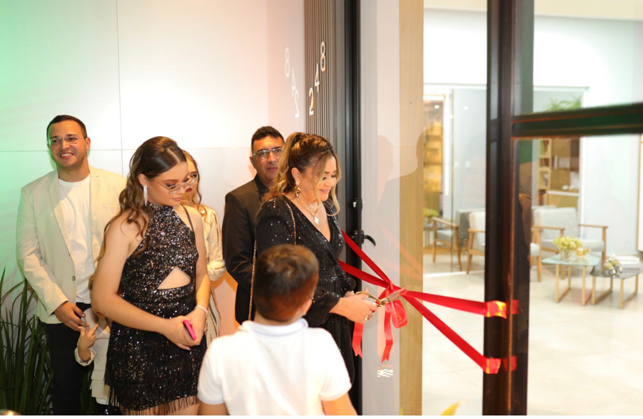 Empresa Manoel Vidros e Esquadrias inaugura novo espaço na cidade de Patos. CONFIRA