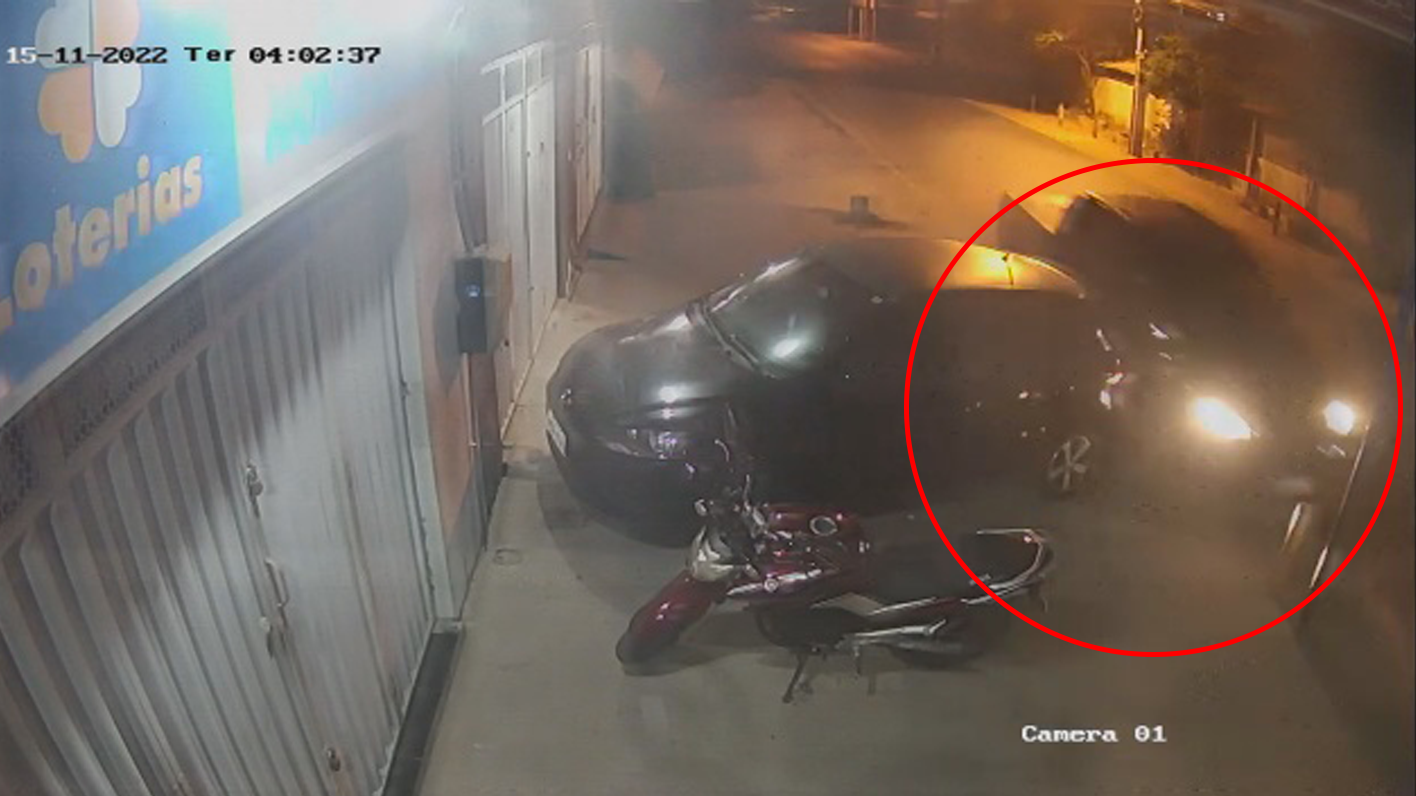 Motorista colide em placa de Lotérica no bairro do Monte Castelo, em Patos; Veja Vídeo
