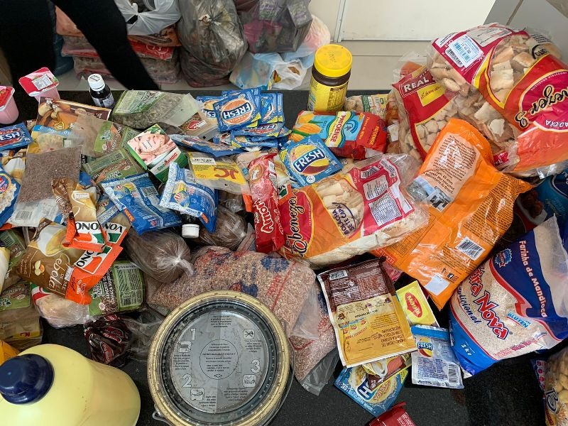 Procon/Patos fiscaliza supermercados e apreende mais de 200 itens com validade vencida