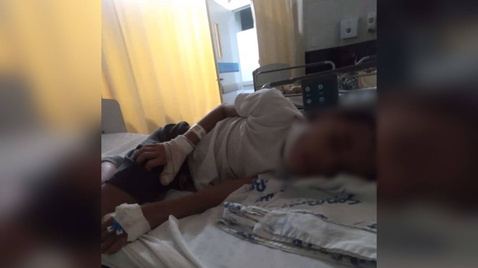 Criança que sofreu descarga elétrica em carregador de celular recebe alta médica do Hospital de Trauma em Campina Grande; pai fala sobre o caso. OUÇA