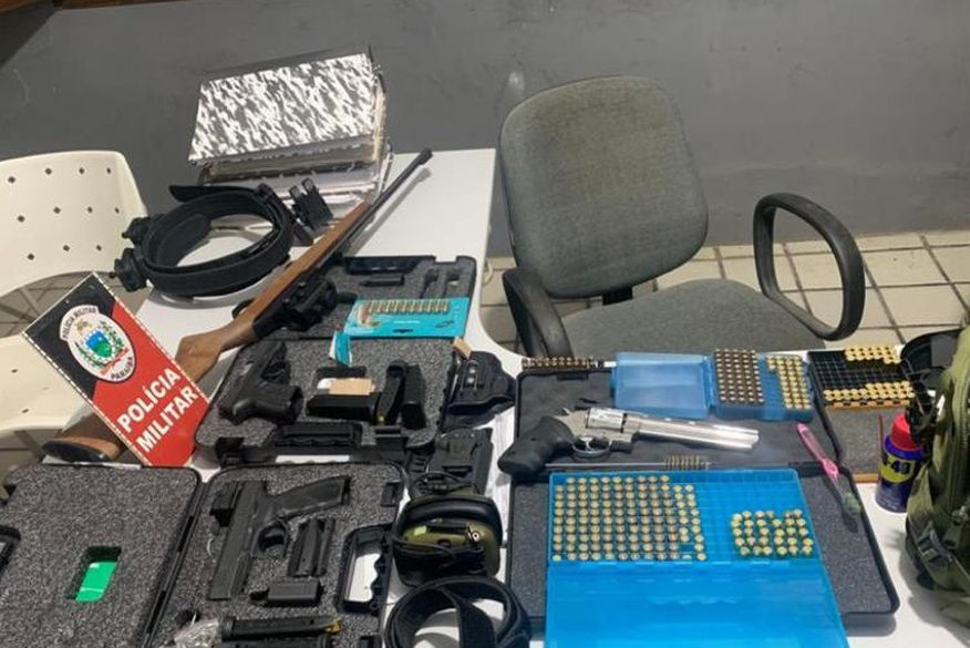 Operação policial apreende grande quantidade de armas e munições em São Bento, na Paraíba