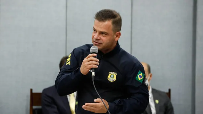 PGR se manifesta contra afastamento de ministro da Defesa e chefe da PRF