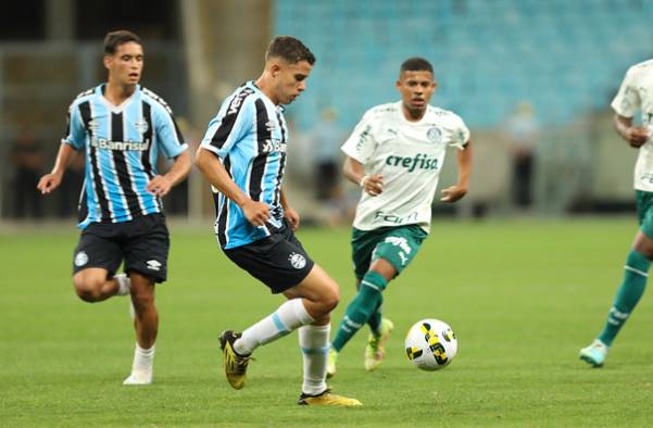 BRASILEIRO SUB-17: Palmeiras vence Grêmio de virada e fatura mais um título na base