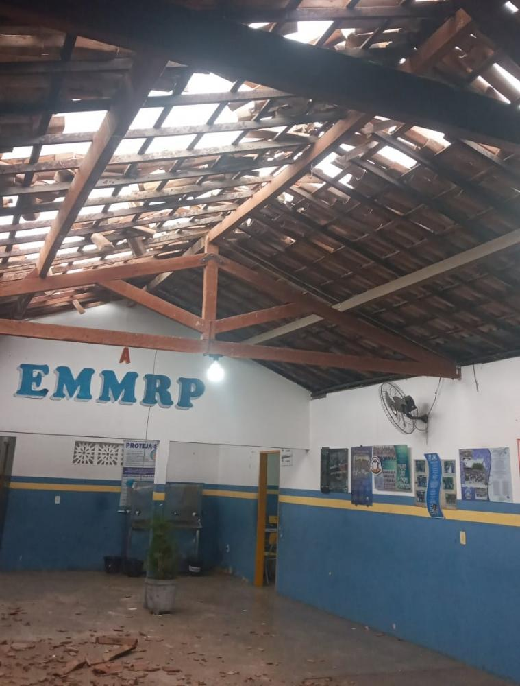 Vendaval destrói telhado de escola em São José do Sabugi