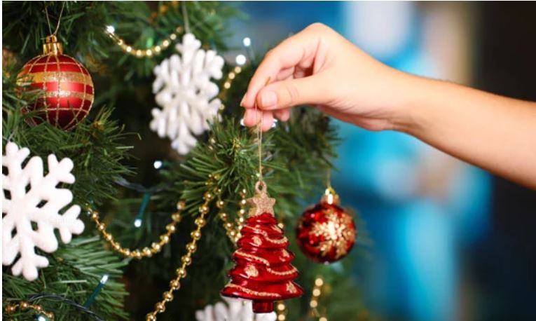 Procon/Patos realiza pesquisa de preços de enfeites natalinos