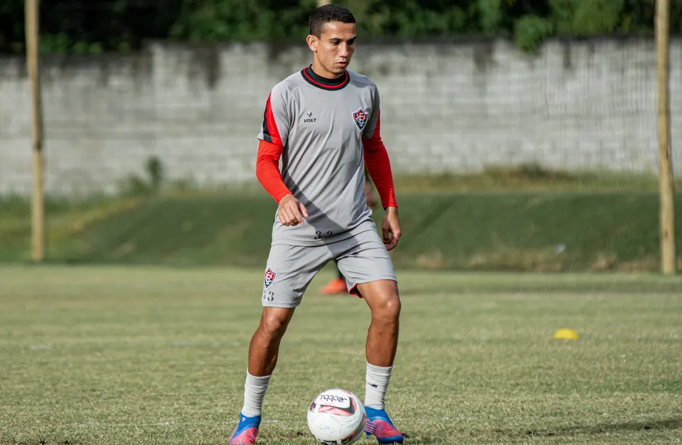 Campinense anuncia Thiaguinho, sexto atacante do time para a temporada 2023