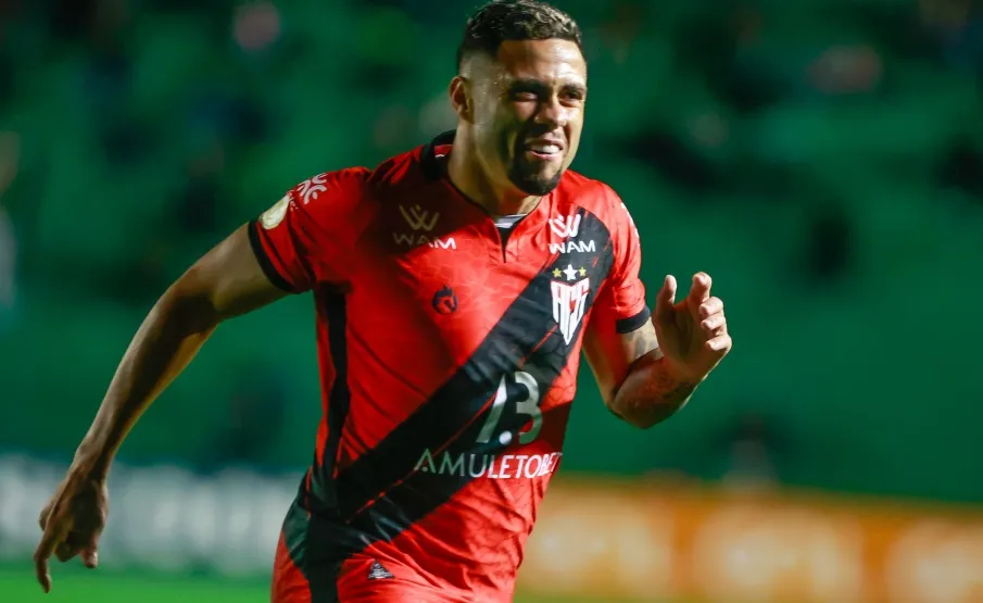 Destaque no Atlético-GO, Wellington Rato se aproxima do Fortaleza