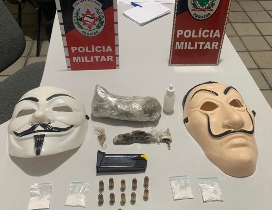 Polícia Militar cumpre mandado de busca e apreensão e apreende material ilícito, na cidade de São Bento