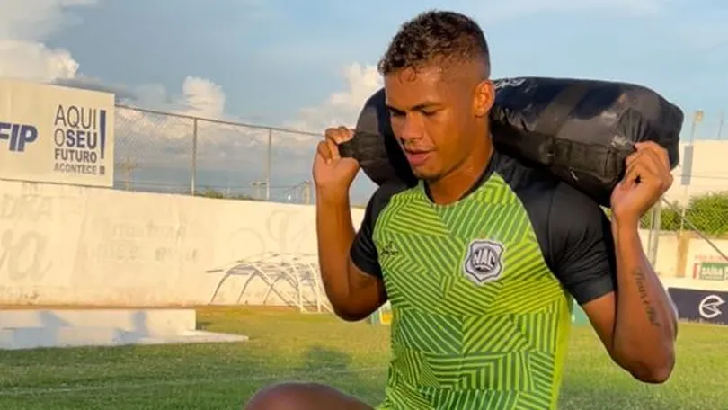 Destaque do último Paraibano, Nacional de Patos anuncia retorno do zagueiro Márcio