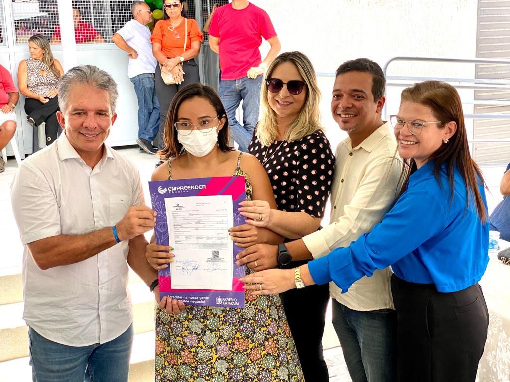 Prefeitura de Patos e Governo do Estado inauguram Centro de Comercialização Calçadista e assinam linhas de crédito do Empreender