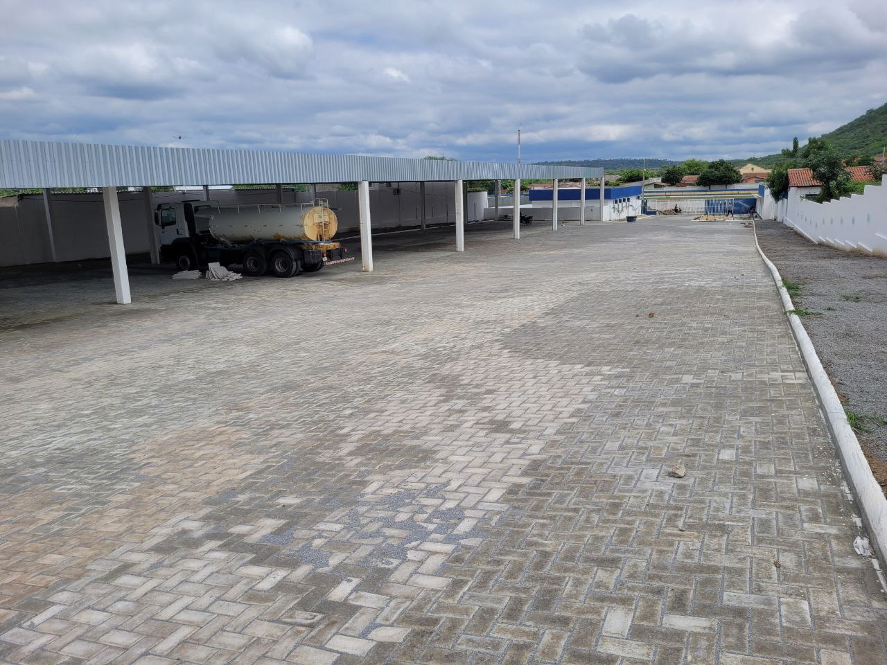 Complexo com garagem, oficina, sala para público e quartos para motoristas está quase concluído e será entregue em breve pela Prefeitura de Catingueira