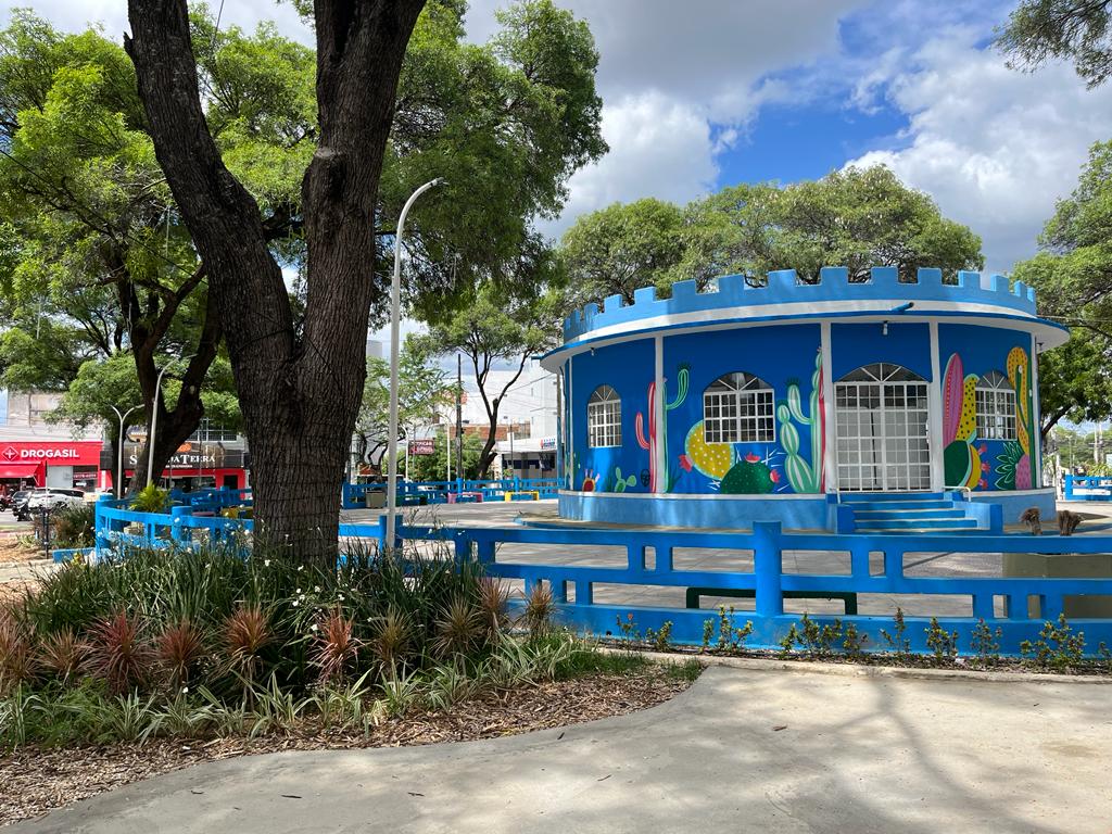 Espaços de convivência: Prefeitura de Patos realiza ação de revitalização de praças em diversos locais da cidade