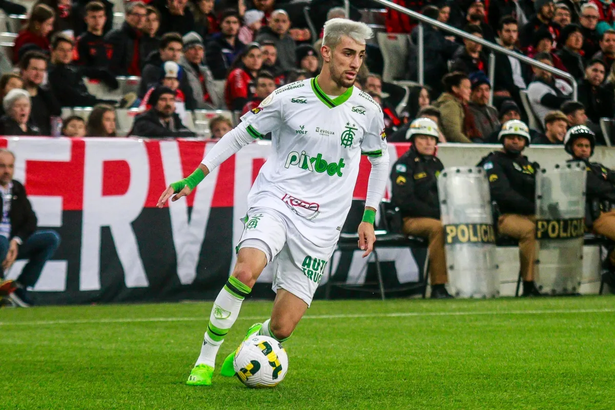 São Paulo negocia empréstimo do atacante Pedrinho, ex-América-MG