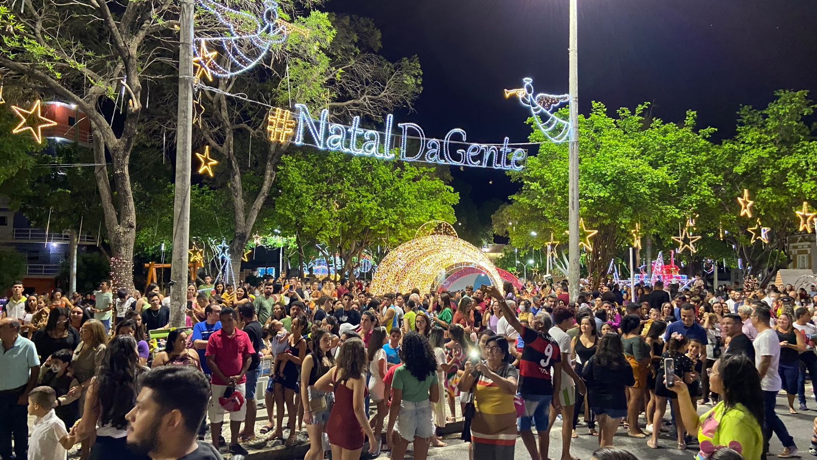 Programação natalina de Patos tem início na noite deste sábado (03) com chegada do Papai Noel