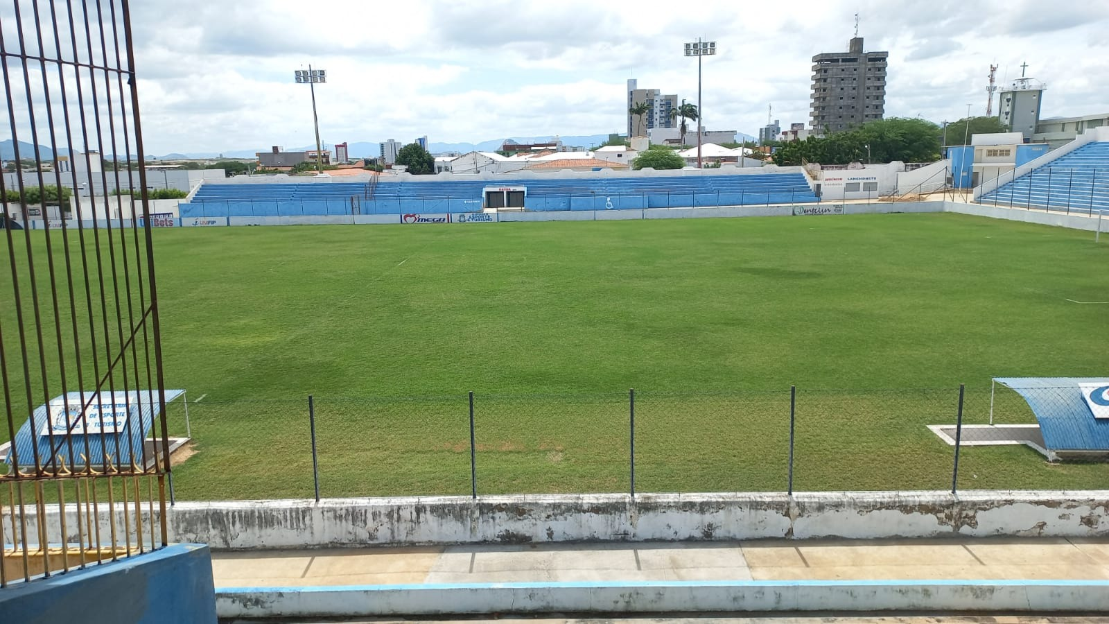 Prefeitura dá início a retirada de marquise do Estádio José Cavalcanti que poderá estar apto para receber o Campeonato Paraibano 2023