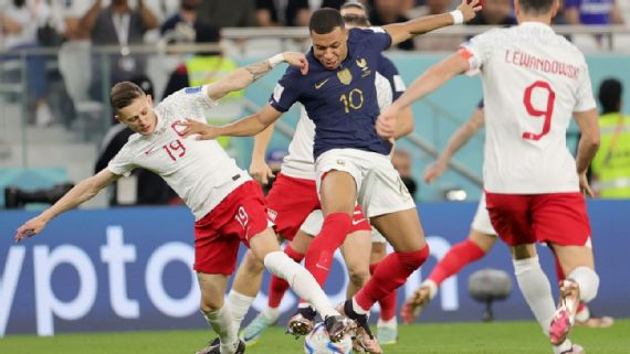 Mbappé dá show, França vence Polônia com gol histórico de Giroud e vai às quartas de final da Copa do Mundo