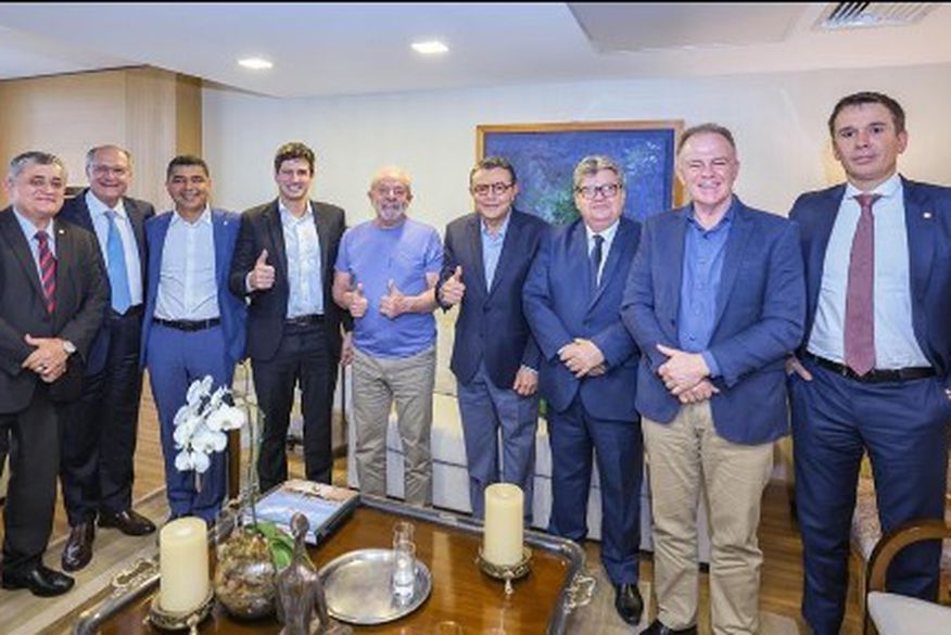 Governador João Azevêdo participa de reunião com Lula e Alckmin em Brasília e debate participação do PSB em novo governo