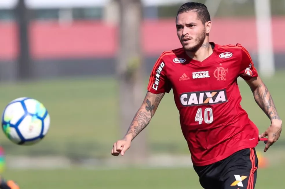 Ex-Flamengo, Thiago Santos vai disputar o Campeonato Paraibano pelo Auto Esporte-PB