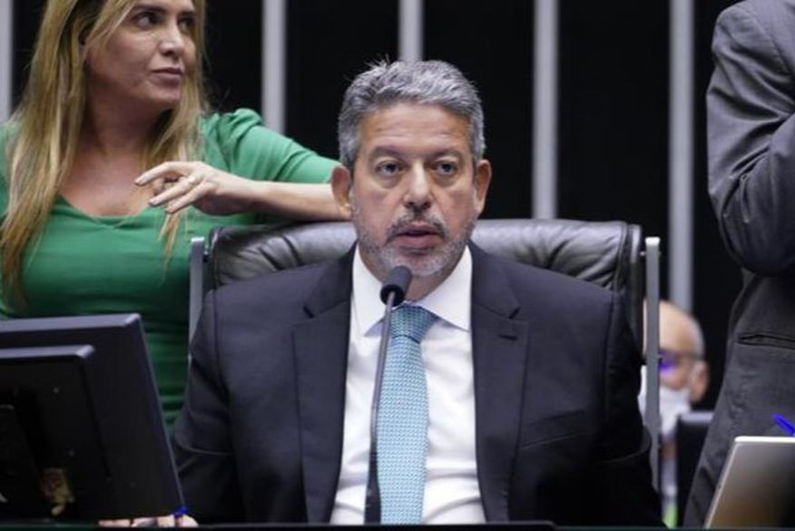 Arthur Lira marca votação do texto da PEC do estouro para terça-feira (13)