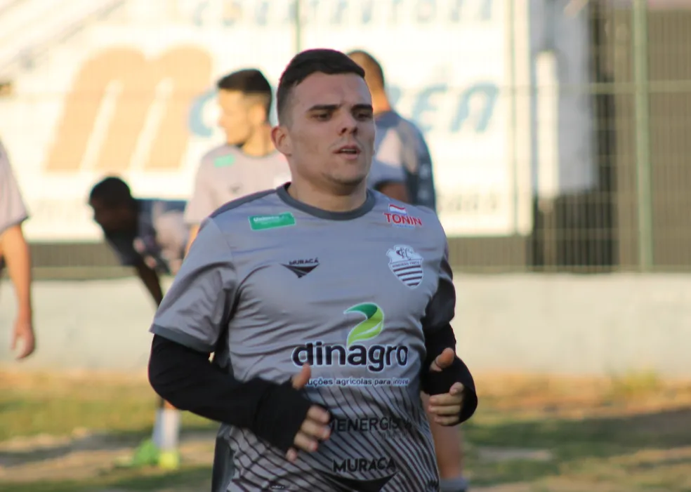 Caio Vieira é mais um atacante anunciado pelo Treze para 2023