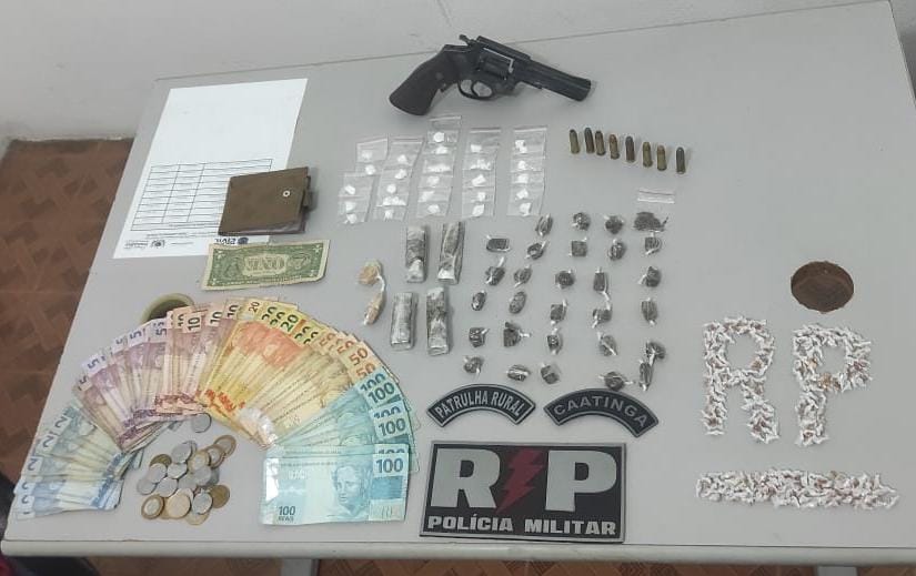 Polícia Militar prende um homem e apreende um menor acusados de tráfico de drogas na cidade de Passagem-PB