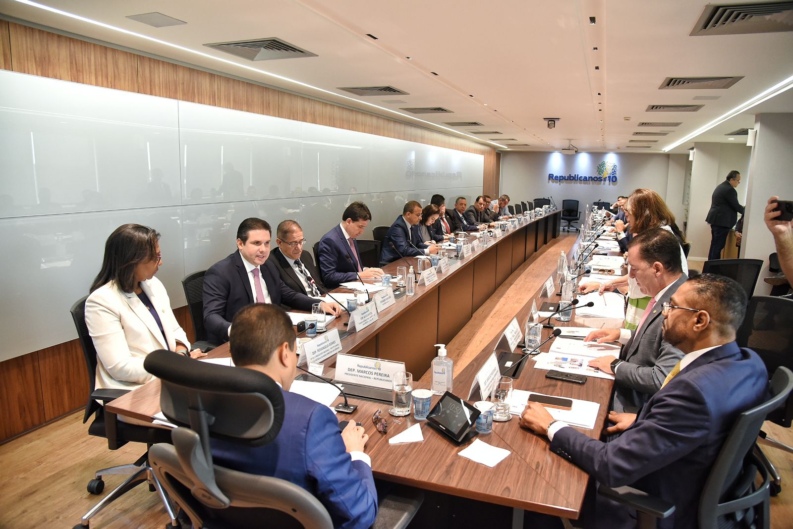 Eleito por aclamação, Hugo Motta é o novo líder do Republicanos