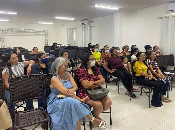 Quixaba-PB realiza formação para profissionais que atuam no Apoio/Cuidador Escolar