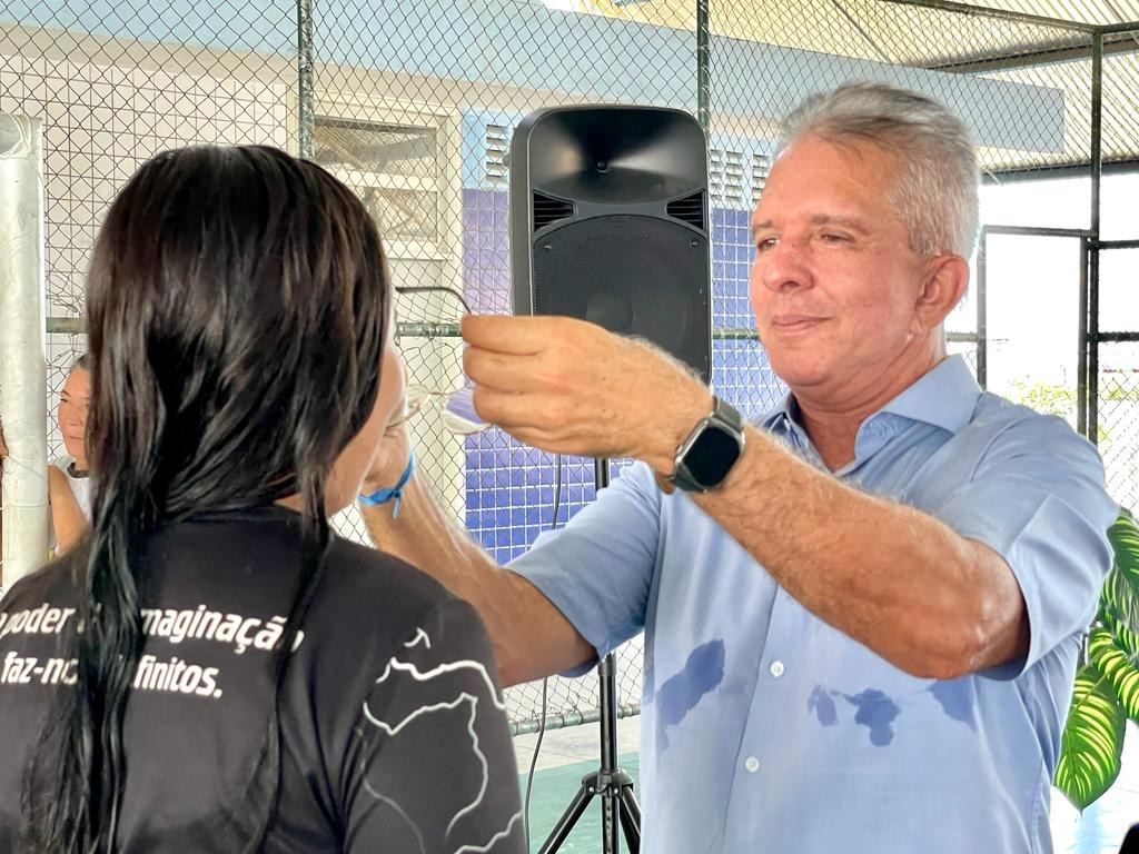 Pais de alunos ressaltam importância da distribuição de óculos pelo programa Saúde na Escola, em Patos (PB)