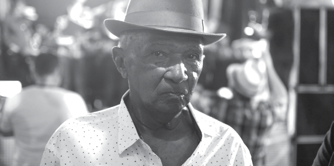 Músico Manoel Valadares fala sobre comenda em homenagem a Pinto do Acordeon