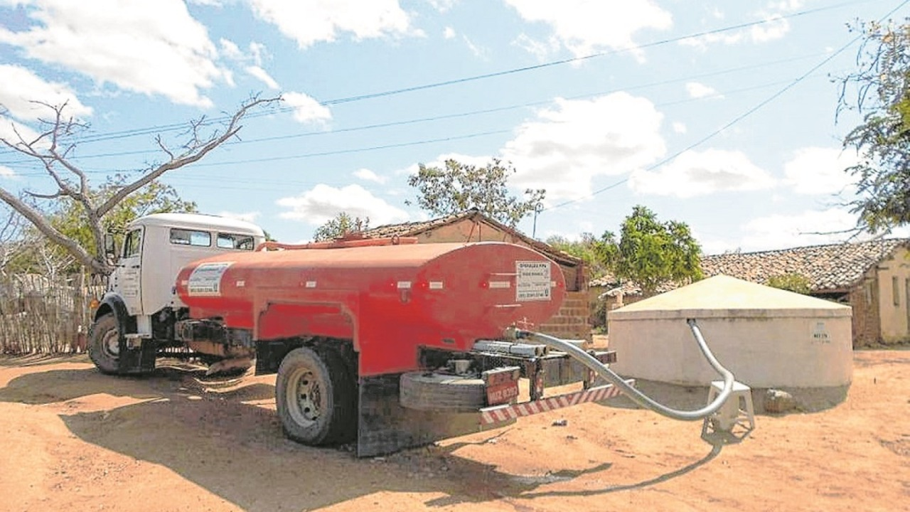 Sem água: suspensão da Operação Carro-Pipa afeta 273 mil pessoas em 159 cidades da Paraíba