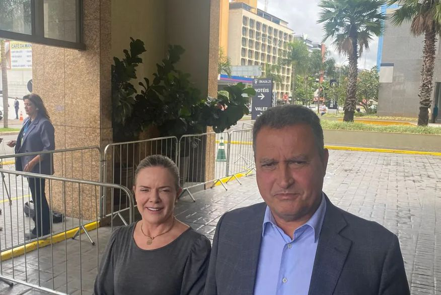O anúncio foi feito pelo governador após reunião com o presidente eleito Lula, a presidente do PT, Gleisi Hoffmann (PR), e o futuro presidente do BNDES, Aloizio Mercadante. (Foto: Reprodu