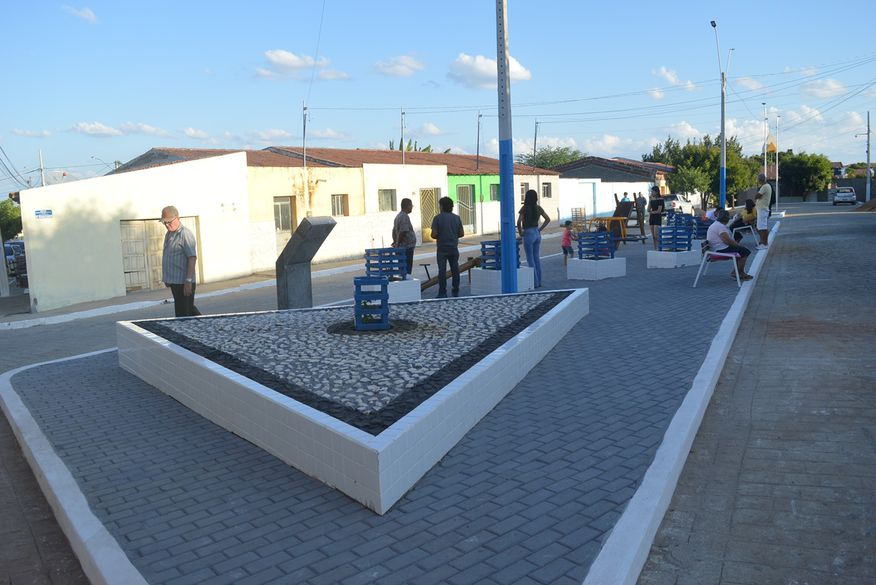 Praça de Sumé em que mármore caiu sobre criança foi entregue há três meses e custou quase R$ 50 mil