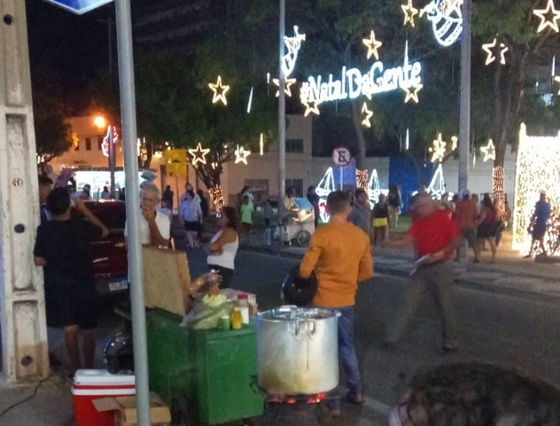 Secretária Mila Nóbrega explica organização de espaço para abrigar comerciantes e vendedores ambulantes na praça Edvaldo Mota. Ouça