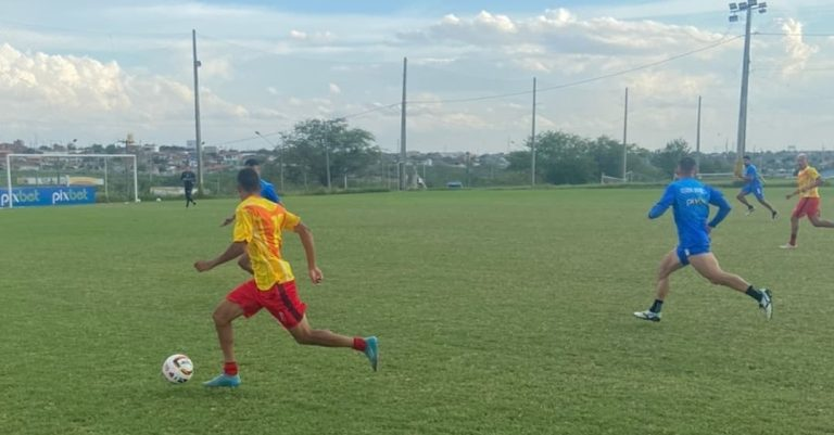 Auto Esporte bate Serra Branca em primeiro jogo-treino entre as equipes
