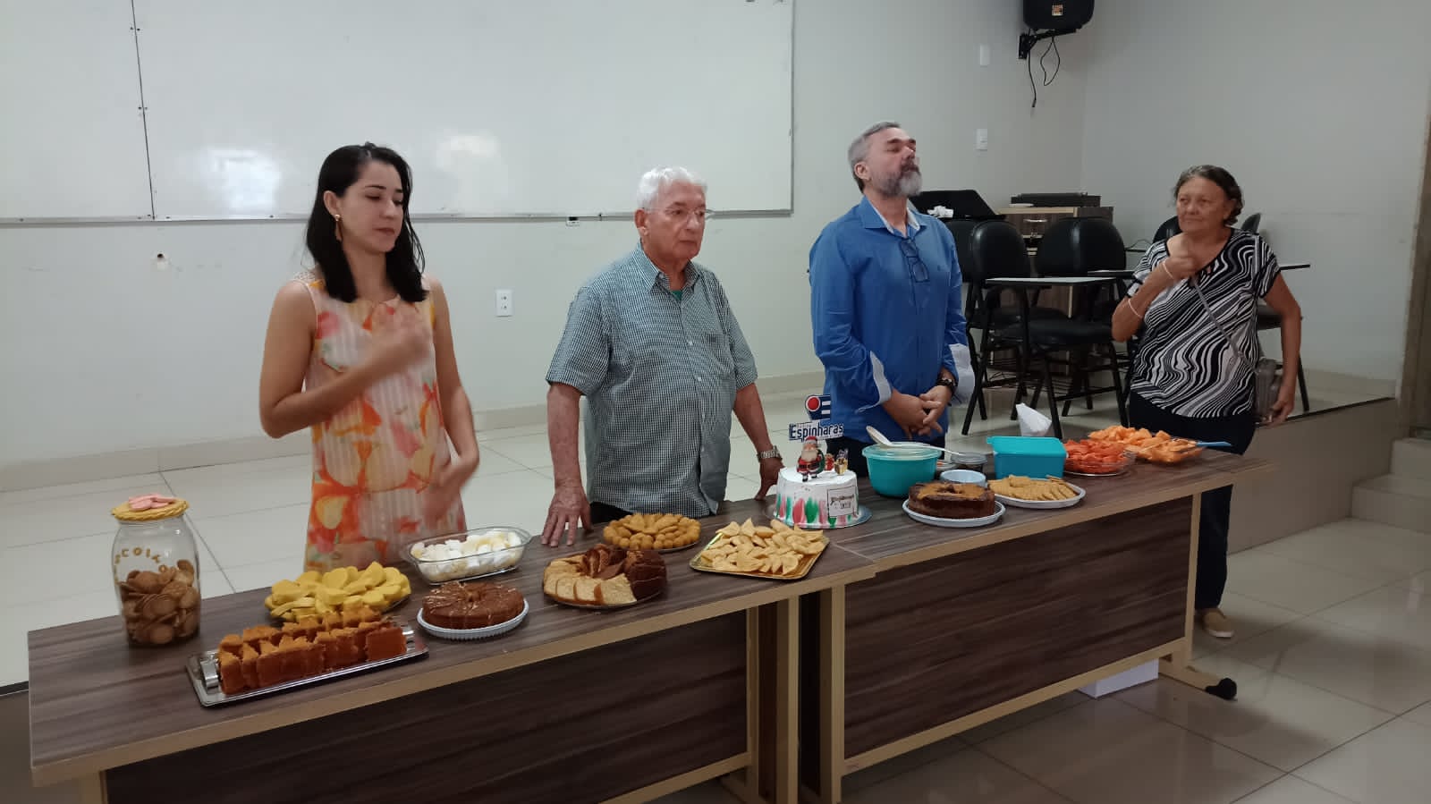 Rádio Espinharas realiza café da manhã de confraternização com funcionários e colaboradores