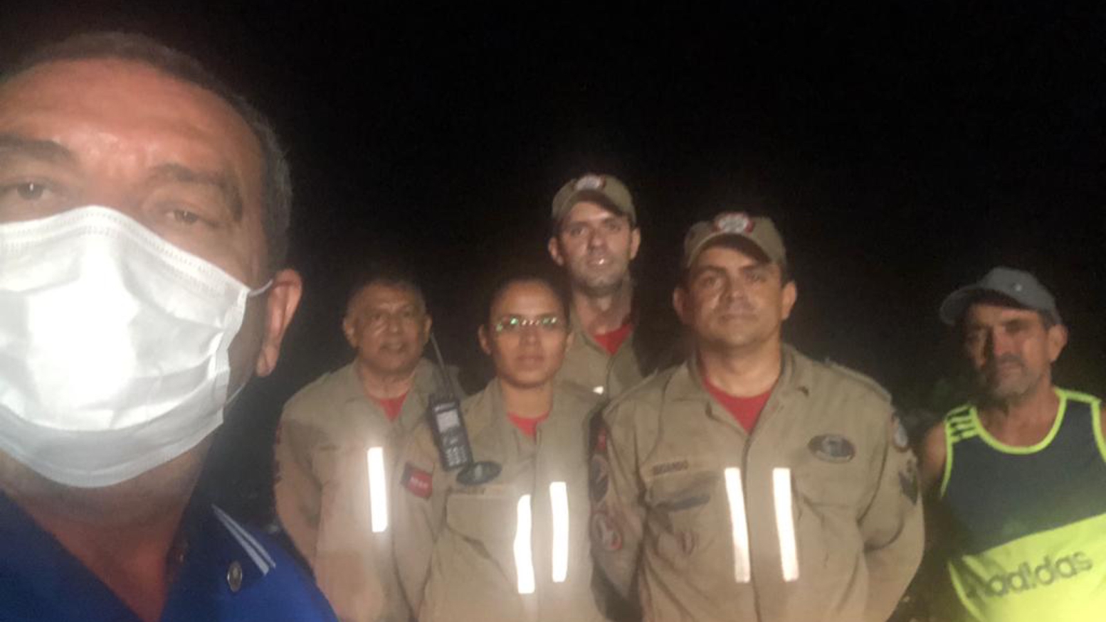 Fogo no lixão de Patos é apagado pelas equipes do Corpo de Bombeiros e da Prefeitura de Patos na noite desta sexta (23); Veja Vídeo