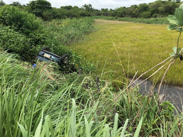 Homem é encontrado morto dentro de carro que caiu em açude na PB-393, em Cajazeiras