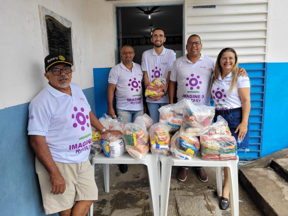 Rotary Club de Patos Norte entrega cerca de três toneladas de alimentos a famílias carentes de Patos