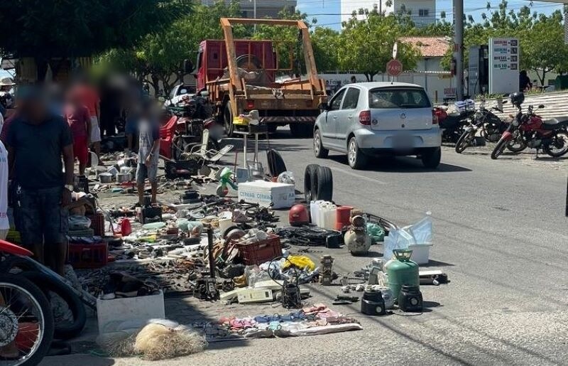 Em Patos: ação da Prefeitura para organizar comercialização na Feira da Troca gera revolta de comerciantes; secretária esclarece e diz que via estava sendo ocupada irregularmente