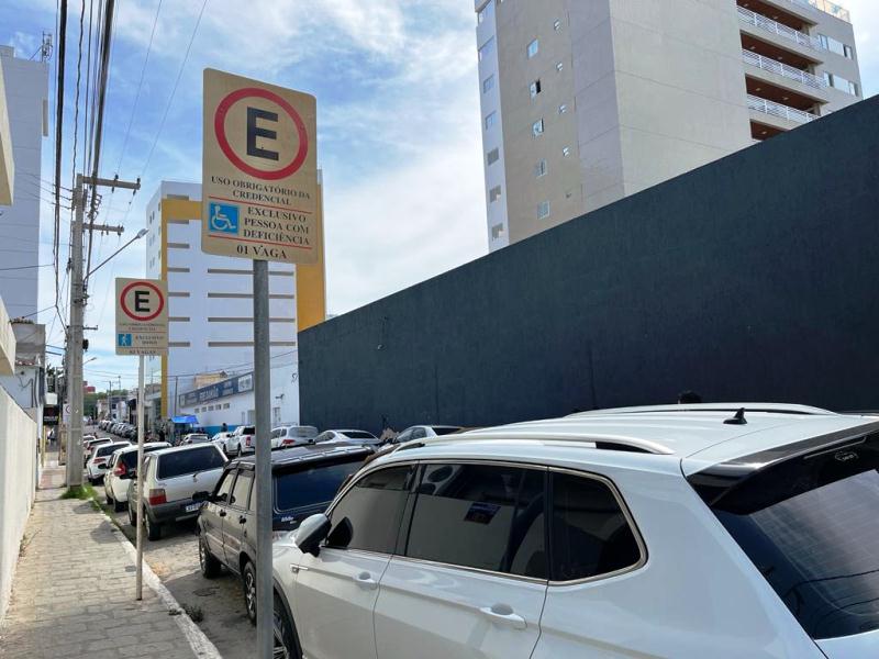 STTRANS emite mais de 390 cartões de estacionamento preferencial para idosos e deficientes
