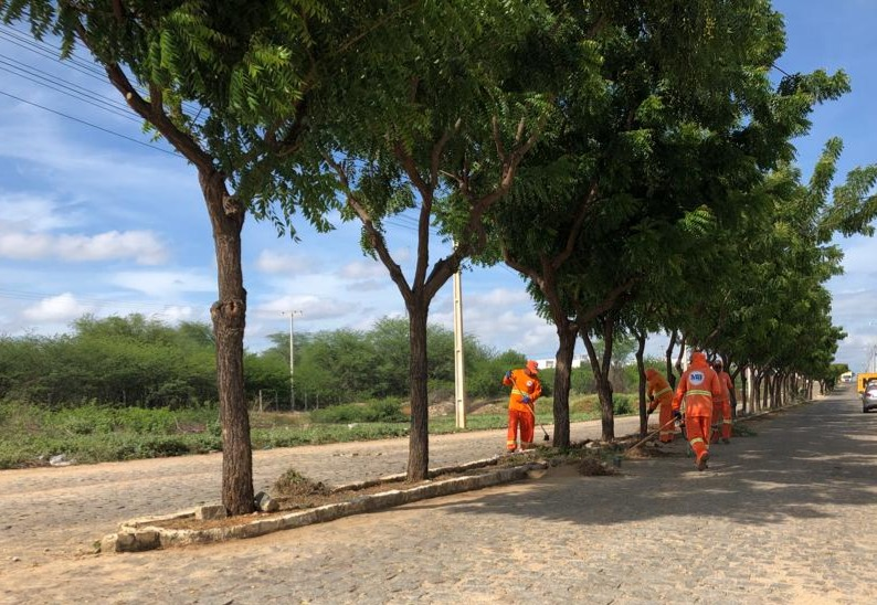 Prefeitura de Patos contempla Novo Horizonte, Luar de Angelita e Luar de Carmem Lêda com última força-tarefa de serviços de 2022
