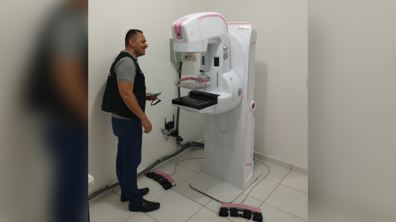 Vereador Josmá Oliveira denuncia atraso nos exames de mamografias do município; secretário de saúde esclarece e diz que demora foi por atraso na entrega de impressora. OUÇA