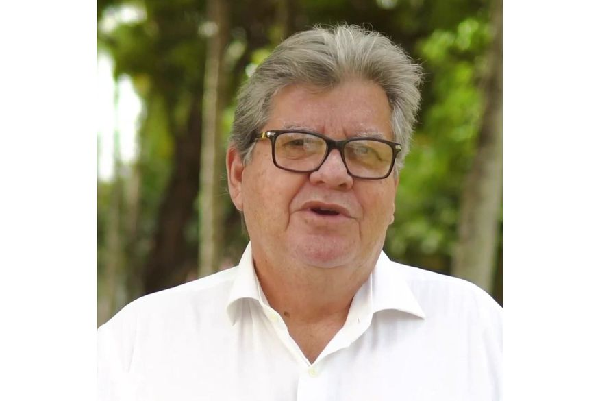 Em mensagem de fim de ano, João Azevêdo ressalta conquistas do primeiro mandato e diz que 