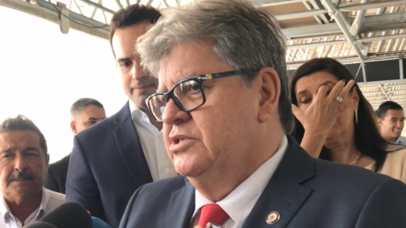 João Azevêdo volta a estipular janeiro e reforma gradativa no novo governo. VÍDEO