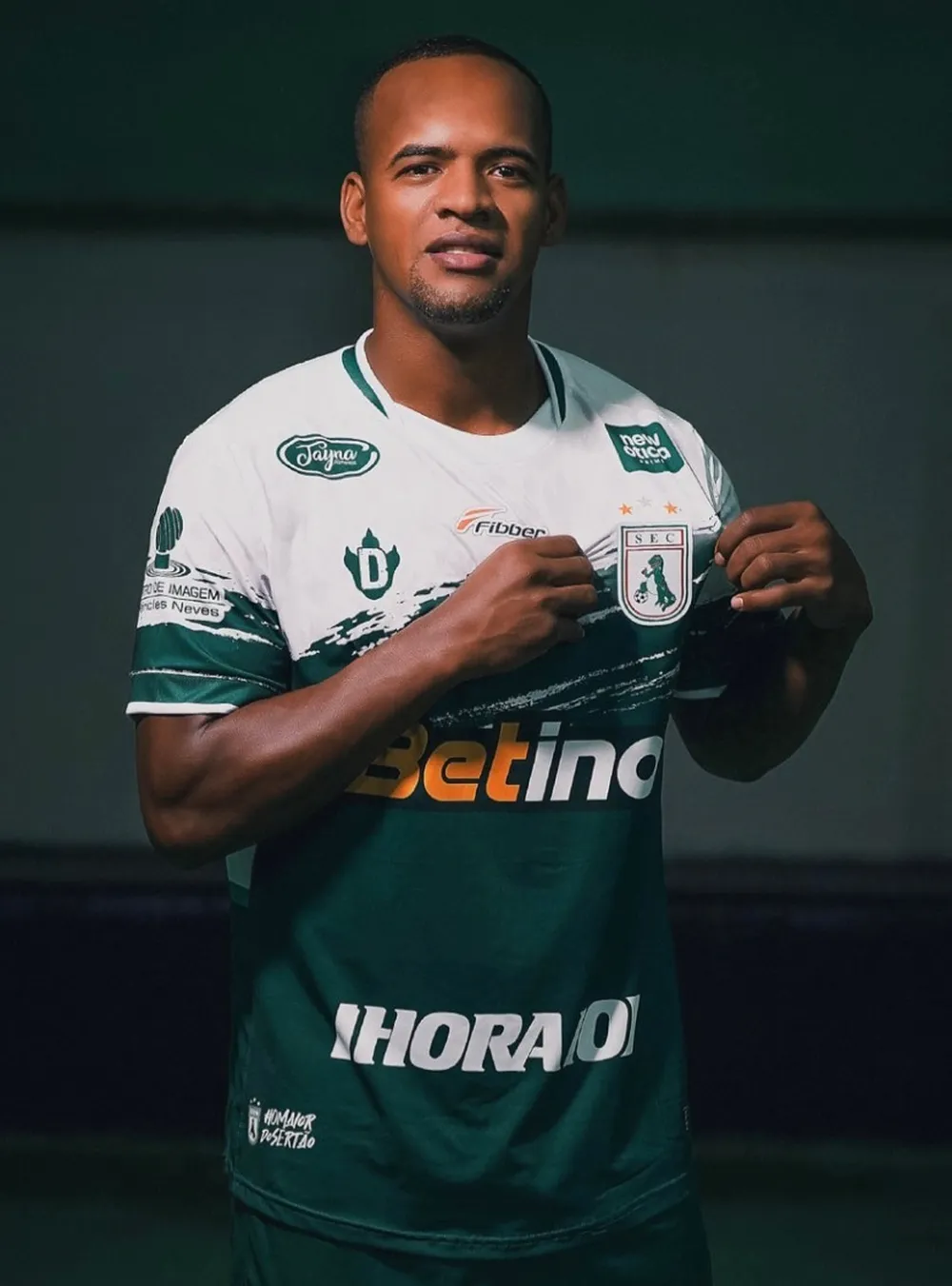 Sousa divulga uniforme que usará na temporada 2023; confira