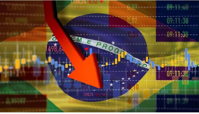 Pelo 2º dia consecutivo dolar dispara e já registra o maior valor em seis meses. Ações da Petrobras e Ibovespa caem