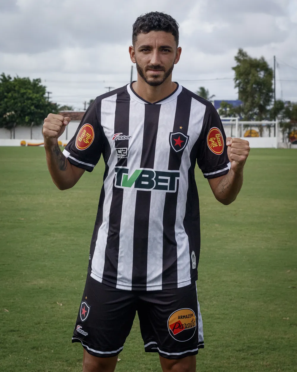 Botafogo-PB apresenta novos uniformes, inspirados nas rendeiras da Paraíba