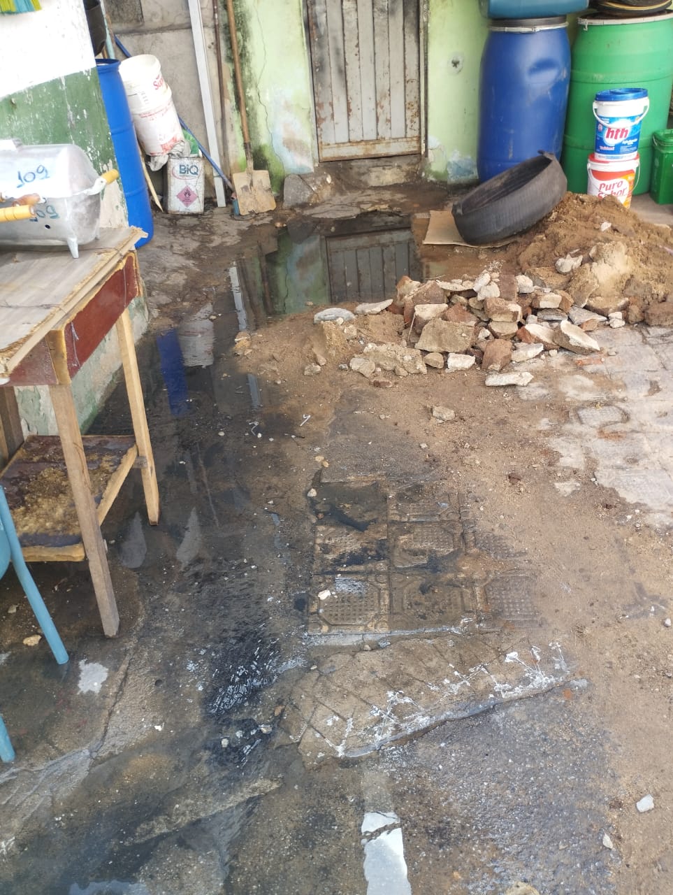 Vereador Josmá denuncia galeria estourada na porta do Mercado Público e diz que idoso sofreu queda no local; prefeitura esclarece. OUÇA