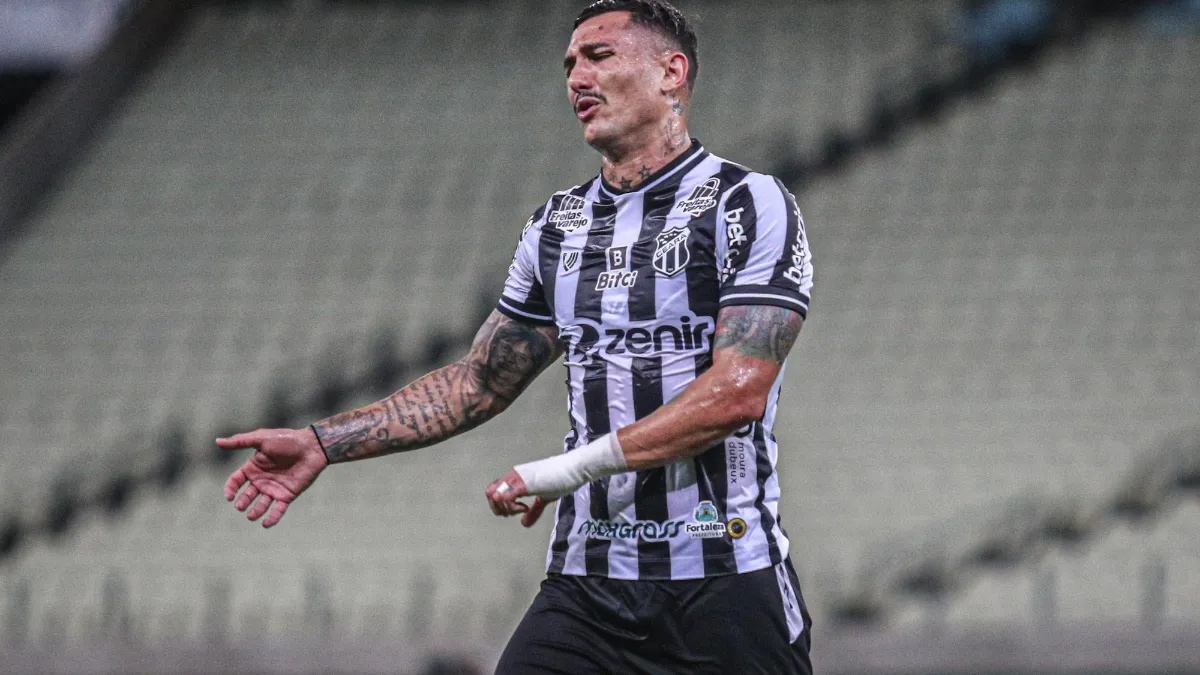 Fluminense negocia a contratação do meia Vina, do Ceará